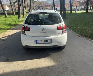 Vermietung Citroen C3. Wirtschaft, Komfort, Crossover Fahrzeug zur Miete in Montenegro ✓ Kaution Einzahlung von 100 EUR ✓ Versicherungsoptionen KFZ-HV, VKV Plus, Insassen, Ausland, Junge.