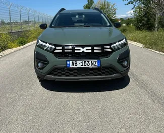 Autovermietung Dacia Jogger Nr.10071 Schaltgetriebe am Flughafen von Tirana, ausgestattet mit einem 1,0L Motor ➤ Von Marenglen in Albanien.