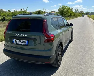 Mietwagen Dacia Jogger 2024 in Albanien, mit Benzin-Kraftstoff und 103 PS ➤ Ab 35 EUR pro Tag.