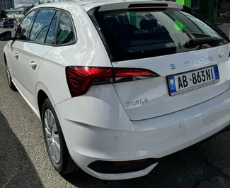 Vermietung Skoda Scala. Komfort Fahrzeug zur Miete in Albanien ✓ Kaution Einzahlung von 300 EUR ✓ Versicherungsoptionen KFZ-HV, TKV, VKV Plus, VKV Komplett, Diebstahlschutz, Ausland, Junge.