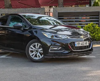 Frontansicht eines Mietwagens Chevrolet Cruze in Tiflis, Georgien ✓ Auto Nr.10100. ✓ Automatisch TM ✓ 0 Bewertungen.