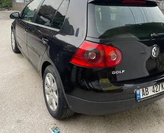 Vermietung Volkswagen Golf 5. Wirtschaft, Komfort Fahrzeug zur Miete in Albanien ✓ Kaution Einzahlung von 200 EUR ✓ Versicherungsoptionen KFZ-HV, TKV, VKV Plus, VKV Komplett.