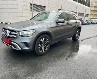 Frontansicht eines Mietwagens Mercedes-Benz GLC-Class in Limassol, Zypern ✓ Auto Nr.10445. ✓ Automatisch TM ✓ 0 Bewertungen.