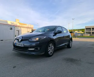 Frontansicht eines Mietwagens Renault Megane in Budva, Montenegro ✓ Auto Nr.10481. ✓ Automatisch TM ✓ 0 Bewertungen.