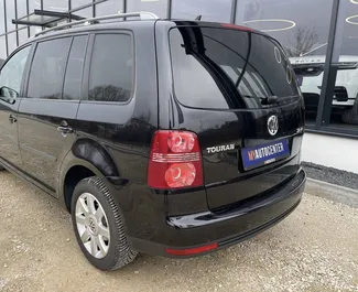 Diesel 2,0L Motor von Volkswagen Touran 2009 zur Miete in Tirana.