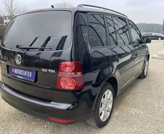 Mietwagen Volkswagen Touran 2009 in Albanien, mit Diesel-Kraftstoff und 130 PS ➤ Ab 28 EUR pro Tag.