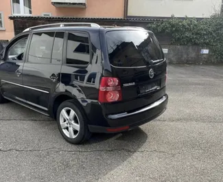 Autovermietung Volkswagen Touran Nr.10497 Automatisch in Tirana, ausgestattet mit einem 2,0L Motor ➤ Von Fation in Albanien.