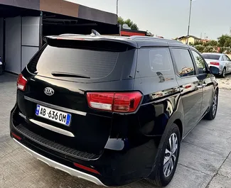 Vermietung Kia Carnival. Komfort, Crossover, Minivan Fahrzeug zur Miete in Albanien ✓ Kaution Einzahlung von 300 EUR ✓ Versicherungsoptionen KFZ-HV, VKV Plus.