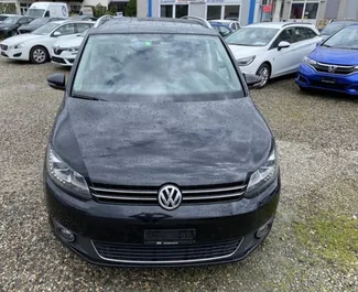 Autovermietung Volkswagen Touran Nr.10500 Automatisch in Tirana, ausgestattet mit einem 2,0L Motor ➤ Von Fation in Albanien.