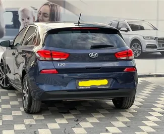 Vermietung Hyundai i30. Wirtschaft, Komfort Fahrzeug zur Miete in Albanien ✓ Kaution Keine Kaution ✓ Versicherungsoptionen KFZ-HV, Ausland, Junge.