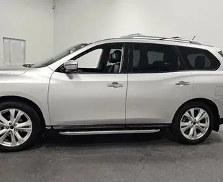 Mietwagen Nissan Pathfinder 2015 in Georgien, mit Benzin-Kraftstoff und 260 PS ➤ Ab 190 GEL pro Tag.