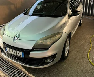 Frontansicht eines Mietwagens Renault Megane SW in Tirana, Albanien ✓ Auto Nr.10490. ✓ Schaltgetriebe TM ✓ 0 Bewertungen.