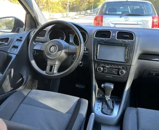 Mietwagen Volkswagen Golf 6 2010 in Albanien, mit Benzin-Kraftstoff und 120 PS ➤ Ab 33 EUR pro Tag.