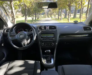 Vermietung Volkswagen Golf 6. Wirtschaft, Komfort Fahrzeug zur Miete in Albanien ✓ Kaution Einzahlung von 100 EUR ✓ Versicherungsoptionen KFZ-HV.