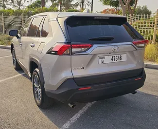 Benzin 1,8L Motor von Toyota Rav4 2022 zur Miete in Dubai.