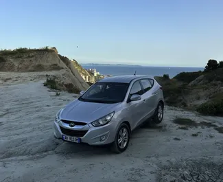 Frontansicht eines Mietwagens Hyundai Tucson in Durres, Albanien ✓ Auto Nr.10449. ✓ Automatisch TM ✓ 0 Bewertungen.