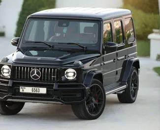 Frontansicht eines Mietwagens Mercedes-Benz G63 AMG in Dubai, VAE ✓ Auto Nr.6163. ✓ Automatisch TM ✓ 0 Bewertungen.