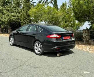 Frontansicht eines Mietwagens Ford Mondeo in Larnaca, Zypern ✓ Auto Nr.9518. ✓ Automatisch TM ✓ 1 Bewertungen.