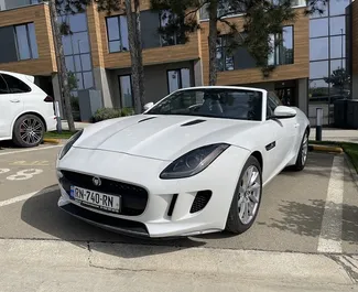 Frontansicht eines Mietwagens Jaguar F-Type in Tiflis, Georgien ✓ Auto Nr.6328. ✓ Automatisch TM ✓ 0 Bewertungen.