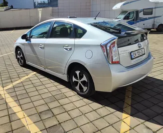 Mietwagen Toyota Prius 2014 in Georgien, mit Hybride-Kraftstoff und 98 PS ➤ Ab 40 GEL pro Tag.