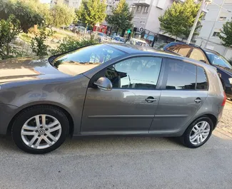 Frontansicht eines Mietwagens Volkswagen Golf 5 in Durres, Albanien ✓ Auto Nr.8609. ✓ Automatisch TM ✓ 0 Bewertungen.