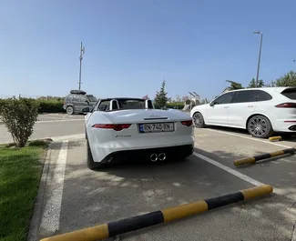 Jaguar F-Type 2015 mit Antriebssystem Heckantrieb, verfügbar in Tiflis.