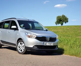 Frontansicht eines Mietwagens Dacia Lodgy in Istanbul, Türkei ✓ Auto Nr.3184. ✓ Schaltgetriebe TM ✓ 0 Bewertungen.