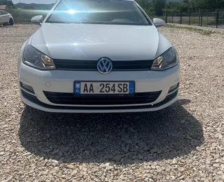 Autovermietung Volkswagen Golf 7 Nr.10517 Schaltgetriebe am Flughafen von Tirana, ausgestattet mit einem 1,6L Motor ➤ Von Marenglen in Albanien.