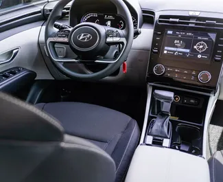 Vermietung Hyundai Tucson. Wirtschaft, Komfort, SUV, Crossover Fahrzeug zur Miete in VAE ✓ Kaution Einzahlung von 1500 AED ✓ Versicherungsoptionen KFZ-HV, TKV, VKV Plus, Insassen.