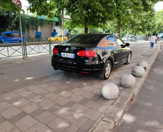 Autovermietung Volkswagen Jetta Nr.10599 Automatisch in Tirana, ausgestattet mit einem 2,0L Motor ➤ Von Oltjon in Albanien.