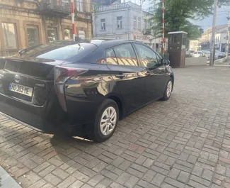 Vermietung Toyota Prius. Wirtschaft, Komfort Fahrzeug zur Miete in Georgien ✓ Kaution Einzahlung von 100 GEL ✓ Versicherungsoptionen KFZ-HV, VKV Plus, Insassen, Diebstahlschutz.