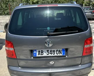 Vermietung Volkswagen Touran. Komfort, Minivan Fahrzeug zur Miete in Albanien ✓ Kaution Einzahlung von 30 EUR ✓ Versicherungsoptionen KFZ-HV.