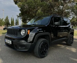 Frontansicht eines Mietwagens Jeep Renegade in Tiflis, Georgien ✓ Auto Nr.10616. ✓ Automatisch TM ✓ 0 Bewertungen.