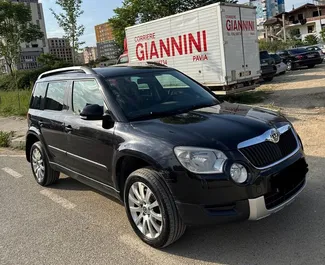 Frontansicht eines Mietwagens Skoda Yeti in Tirana, Albanien ✓ Auto Nr.10556. ✓ Schaltgetriebe TM ✓ 0 Bewertungen.