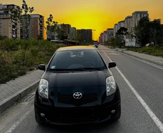 Autovermietung Toyota Yaris Nr.10604 Schaltgetriebe in Tirana, ausgestattet mit einem 1,3L Motor ➤ Von Iglis in Albanien.