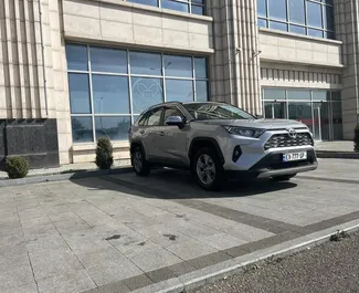 Mietwagen Toyota Rav4 2024 in Georgien, mit Benzin-Kraftstoff und 160 PS ➤ Ab 110 GEL pro Tag.