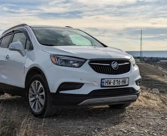 Frontansicht eines Mietwagens Buick Encore in Kutaisi, Georgien ✓ Auto Nr.10798. ✓ Automatisch TM ✓ 0 Bewertungen.