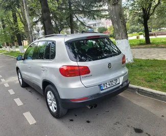 Vermietung Volkswagen Tiguan. Komfort, Crossover Fahrzeug zur Miete in Georgien ✓ Kaution Keine Kaution ✓ Versicherungsoptionen KFZ-HV, TKV, VKV Komplett, Insassen, Diebstahlschutz.