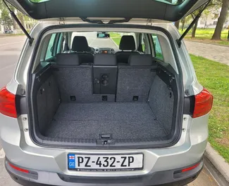 Volkswagen Tiguan 2012 mit Antriebssystem Allradantrieb, verfügbar in Kutaisi.