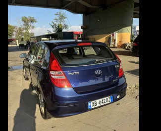 Vermietung Hyundai i30. Wirtschaft, Komfort Fahrzeug zur Miete in Albanien ✓ Kaution Keine Kaution ✓ Versicherungsoptionen KFZ-HV, VKV Komplett.