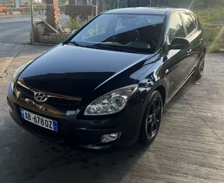 Frontansicht eines Mietwagens Hyundai i30 in Durres, Albanien ✓ Auto Nr.10493. ✓ Schaltgetriebe TM ✓ 0 Bewertungen.