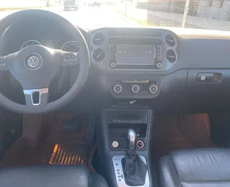 Mietwagen Volkswagen Tiguan 2016 in Albanien, mit Benzin-Kraftstoff und 150 PS ➤ Ab 40 EUR pro Tag.