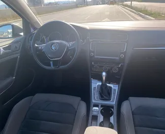 Vermietung Volkswagen Golf 7. Wirtschaft, Komfort Fahrzeug zur Miete in Albanien ✓ Kaution Einzahlung von 200 EUR ✓ Versicherungsoptionen TKV, VKV Plus, Ausland, Junge.