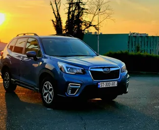 Frontansicht eines Mietwagens Subaru Forester Limited in Kutaisi, Georgien ✓ Auto Nr.8564. ✓ Automatisch TM ✓ 0 Bewertungen.