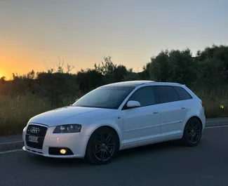 Frontansicht eines Mietwagens Audi A3 am Flughafen von Tirana, Albanien ✓ Auto Nr.10463. ✓ Schaltgetriebe TM ✓ 0 Bewertungen.