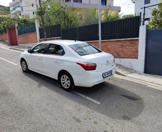 Vermietung Citroen Elysee. Wirtschaft, Komfort Fahrzeug zur Miete in Albanien ✓ Kaution Keine Kaution ✓ Versicherungsoptionen KFZ-HV, Ausland.