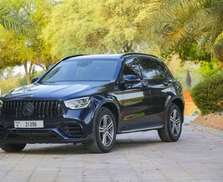 Frontansicht eines Mietwagens Mercedes-Benz GLC300 in Dubai, VAE ✓ Auto Nr.10845. ✓ Automatisch TM ✓ 0 Bewertungen.