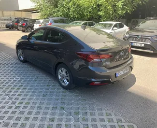 Frontansicht eines Mietwagens Hyundai Elantra in Tiflis, Georgien ✓ Auto Nr.10889. ✓ Automatisch TM ✓ 0 Bewertungen.