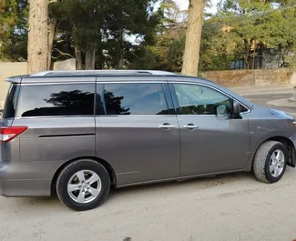 Frontansicht eines Mietwagens Nissan Quest in Tiflis, Georgien ✓ Auto Nr.10817. ✓ Automatisch TM ✓ 0 Bewertungen.