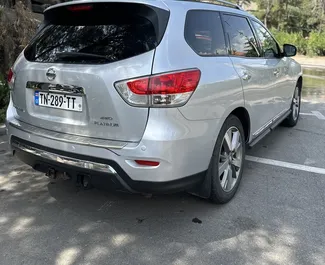 Vermietung Nissan Pathfinder. Komfort, Premium, SUV, Crossover Fahrzeug zur Miete in Georgien ✓ Kaution Einzahlung von 270 GEL ✓ Versicherungsoptionen KFZ-HV.